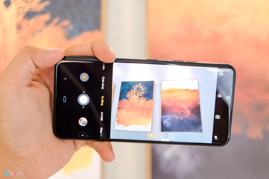 Giao diện chụp ảnh của máy khá đơn giản, người dùng có thể chuyển qua lại giữa các chế độ góc thường, siêu rộng và cận cảnh. Bên cạnh đó, tính năng AI Cam trên model này có thể tự động nhận diện bối cảnh và điều chỉnh màu sắc hợp lý.