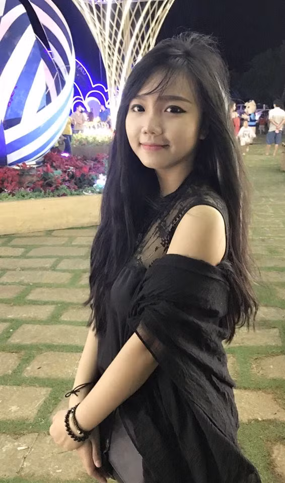 Chưa dừng lại ở đó, bức ảnh rửa bát của Yon Dolly còn xuất hiện trên nhiều trang mạng xã hội tại các nước trong khu vực châu Á như Hàn Quốc, Nhật Bản trong thời gian qua. Điều này khiến nhan sắc của cô nàng xinh đẹp này vượt ra khỏi lãnh thổ Việt Nam.