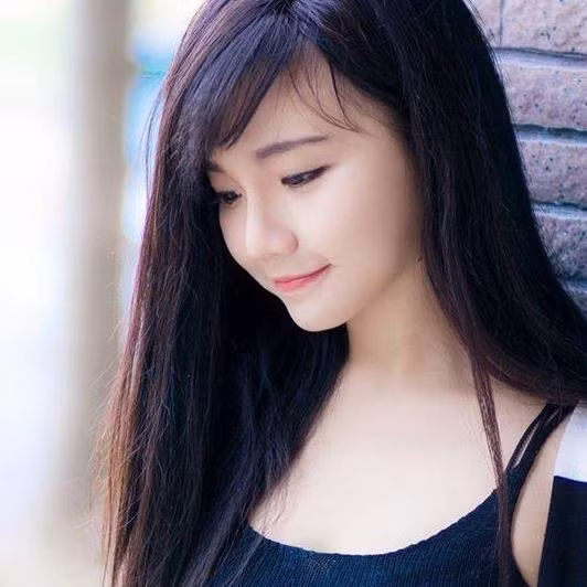 Ghé thăm trang cá nhân của cô bạn xinh như hot girl, nhiều dân mạng phải thốt lên những ngôn từ có cảm xúc mạnh để khen ngợi vẻ đẹp của Yon Dolly.