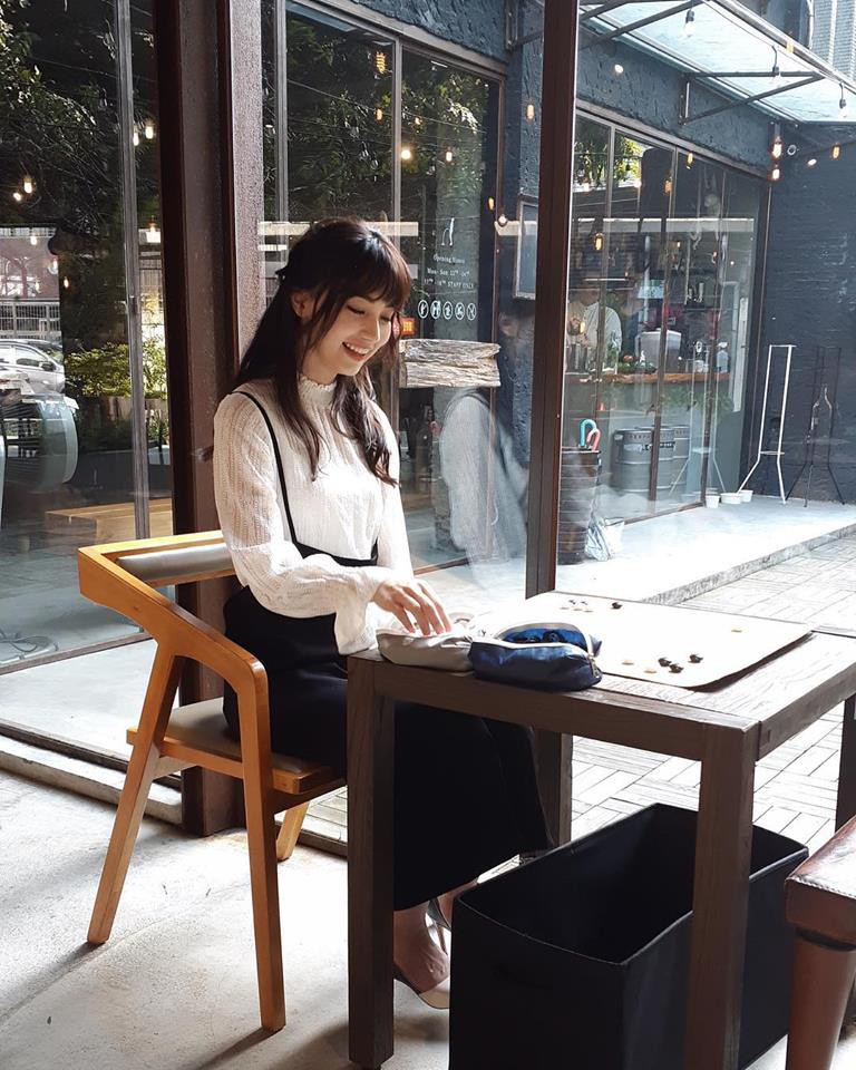 Những hình ảnh đời thường của Missingham được CĐM truy tìm nhiều và mọi "nhất cử nhất động" của hot girl cờ vây đều được cập nhật.