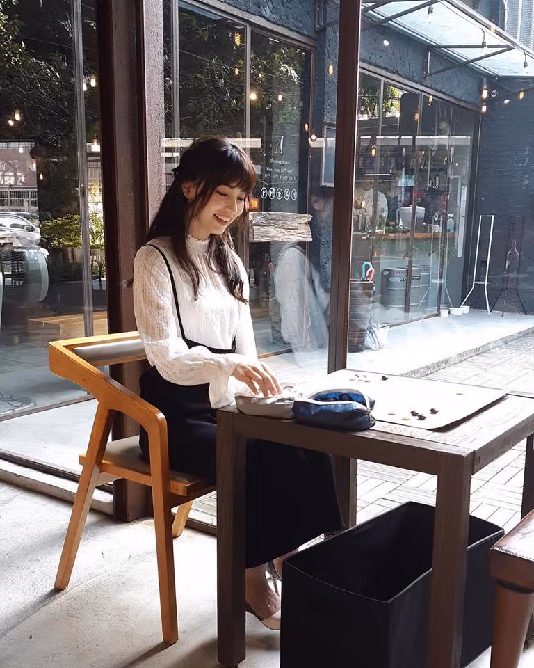 Những hình ảnh đời thường của Missingham được CĐM truy tìm nhiều và mọi "nhất cử nhất động" của hot girl cờ vây đều được cập nhật.