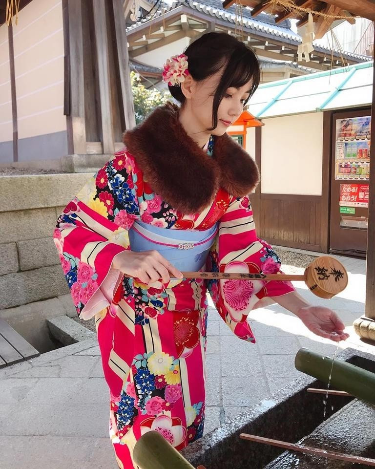 Sau khi những hình ảnh của Missingham xuất hiện trên diễn đàn PTT Bulletin Board System của Đài Loan, dân mạng lập tức bị hớp hồn bởi nhan sắc xinh đẹp và trí tuệ của cô gái.