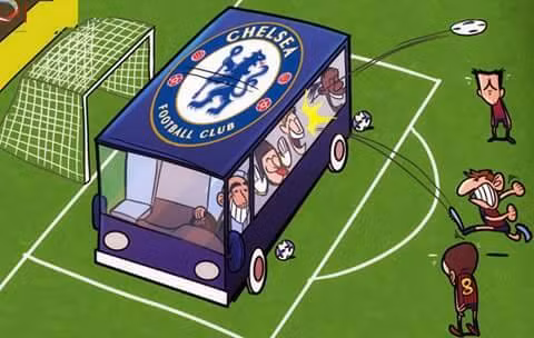 Chiếc xe buýt hai tầng đã được Mourinho tạo ra để tặng ông thầy Van Gaal của mình.