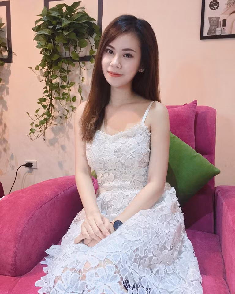 Trên trang cá nhân của Mai Cơ cũng không thiếu những bức ảnh, cô bạn này đẹp "lồng lộn" trong những bộ thời trang bắt mắt.