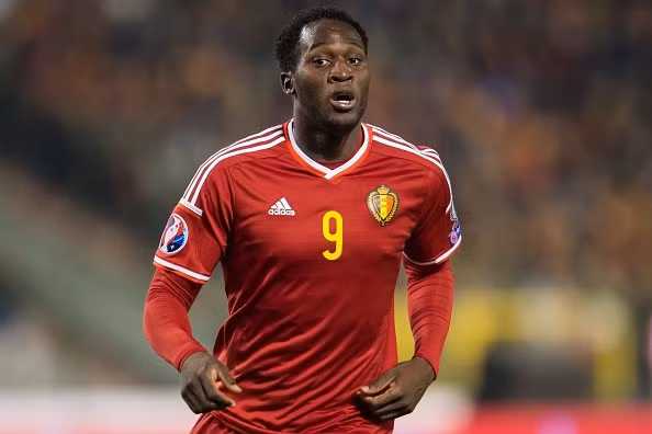 Tính trên mọi mặt trận, Romelu Lukaku đã đóng góp tới 15 bàn thắng cho Everton sau 20 lần ra sân và hiện chỉ xếp sau Jamie Vardy trong danh sách "Vua phá lưới Premier League". Được thi đấu bên cạnh những chân chuyền hàng đầu thế giới như Eden Hazard hay Kevin de Bruyne sẽ là cơ hội để tiền đạo 22 tuổi tỏa sáng trên đất Pháp.