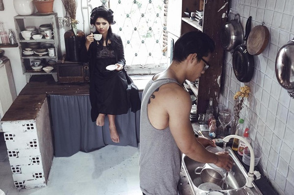 Bên cạnh yêu thích bộ phim "Em là bà nội của anh" thì một lý do nữa khiến cặp đôi Bích Phương và Quảng Trọng quyết định làm bộ ảnh cưới này đó là vì tính cách rất thích đùa giỡn của cả hai. Thường ngày, cặp đôi này thường xuyên trêu chọc nhau. Chính vì vậy mà lúc diễn họ vô cùng nhập tâm và thoải mái.