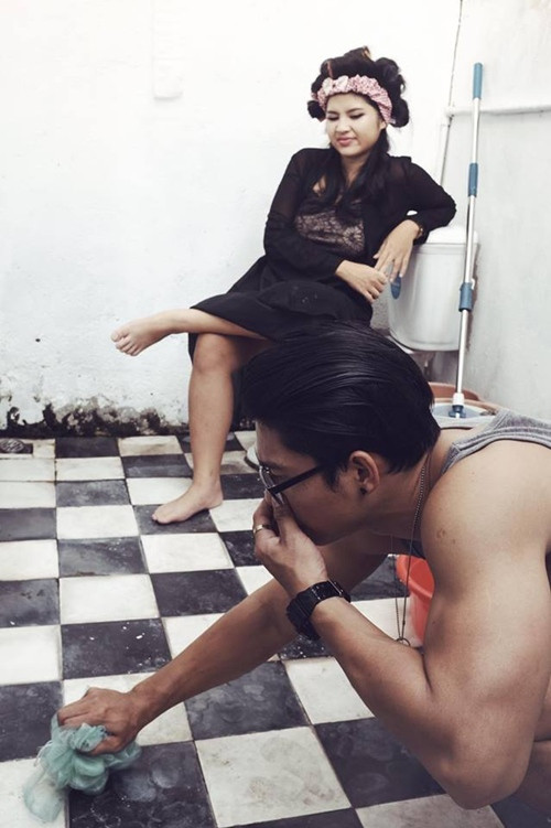 Cuộc sống dù rất khó khăn nhưng chỉ cần tiếng cười, sẽ làm cả hai sẽ dễ dàng vượt qua những trở ngại trước mắt.