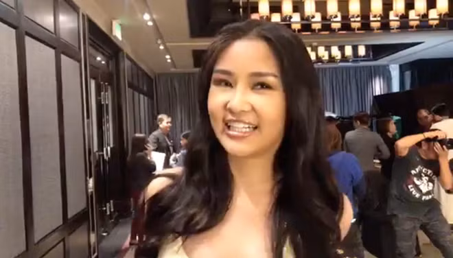 Tuy nhiên, cư dân mạng Việt bất ngờ vào fanpage chính thức của cuộc thi Miss Intercontinental 2018 để "kể xấu" Lê Âu Ngân Anh.