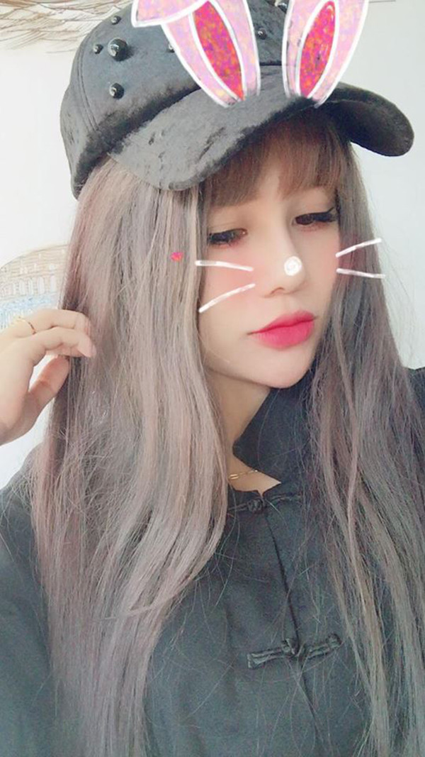 Cô gái bị nhầm chuyển giới trên có cái tên rất nam tính là Văn Công Hiệp (tên thường gọi là Na), sinh năm 1998, quê Ninh Thuận, hiện đang sống và làm việc tại TP HCM.