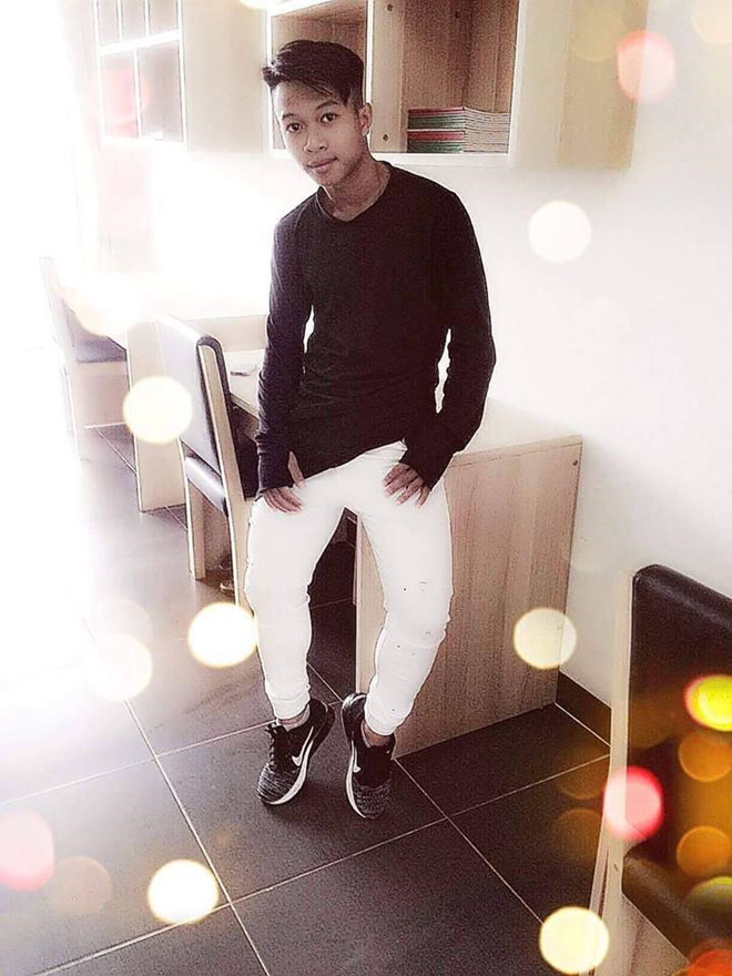 Tài khoản Facebook của 10X hiện hút gần 3.000 lượt theo dõi. Dưới những bài đăng gần nhất của nam tiền đạo, hàng loạt lời chúc mừng, khen ngợi được dân mạng gửi đến cậu.