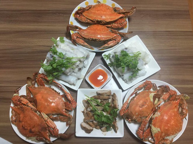 Chia sẻ về câu chuyện nấu ăn của mình, Nguyễn My cho biết khi còn sống trong gia đình, My vốn được bố mẹ cưng nên không động tay vào chuyện bếp núc. Đến lúc đi học cấp 3, trường ở gần công ty của bố mẹ nên cũng không phải nấu nướng gì, có người nấu cho.