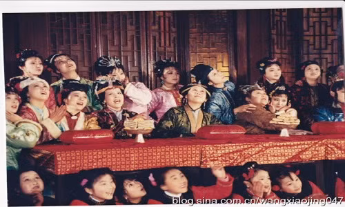 Dung do hang ma dep nhu that: Kho ai vuot mat Hong Lau Mong