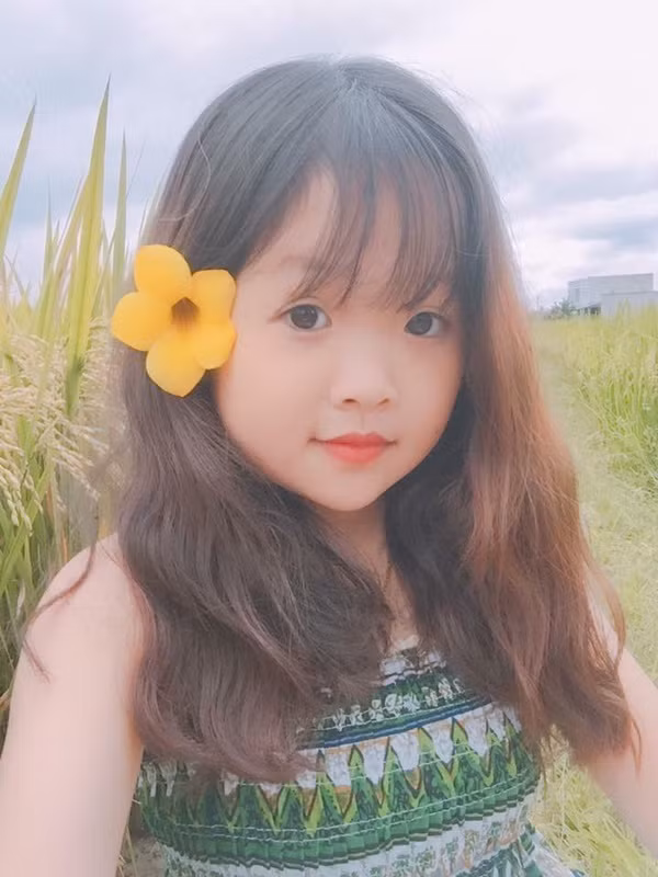 Cách nói chuyện có duyên và hình hài nhỏ bé của Trâm cực kỳ gây ấn tượng khiến video livestream bán hàng nào của cô gái 1m25 này cũng nhận được hàng chục nghìn đến hàng trăm nghìn lượt xem.