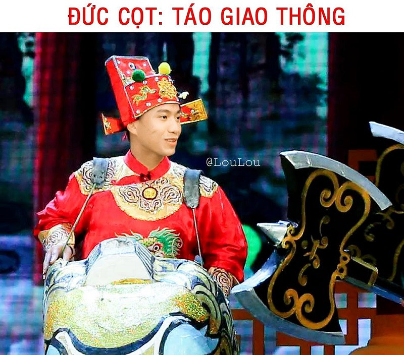 Văn Đức mới sắm xế hộp nhưng lại mắc chứng say xe khó chữa cũng được người hâm mộ ưu ái cho hẳn vai Táo Giao thông. T