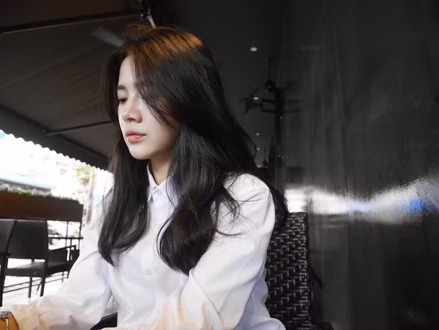 Siau Hui sở hữu một vóc dáng siêu nóng bỏng với số đo 3 vòng cực chuẩn, mặc dù đã sinh nở nhưng bà mẹ trẻ này vẫn giữ thân hình khiến nhiều chị em đôi mươi phải thèm khát.