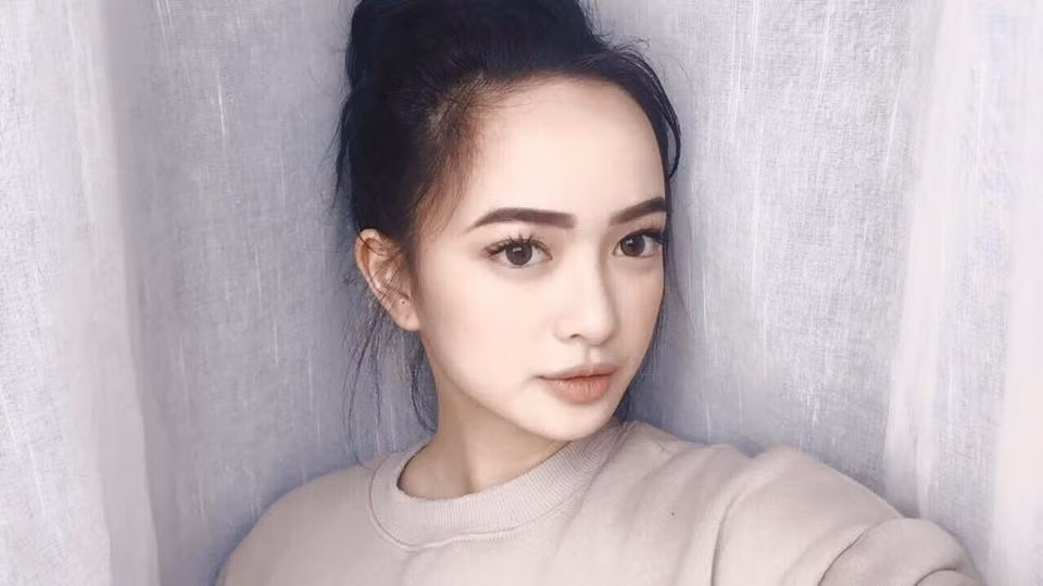 Trước khi được nhắc đến như "người tình tin đồn" của Will, hot girl Kaity Nguyễn từng được biết tới với loạt clip hát nhép 15 giây được các dân mạng liên tục chia sẻ trên mạng xã hội.