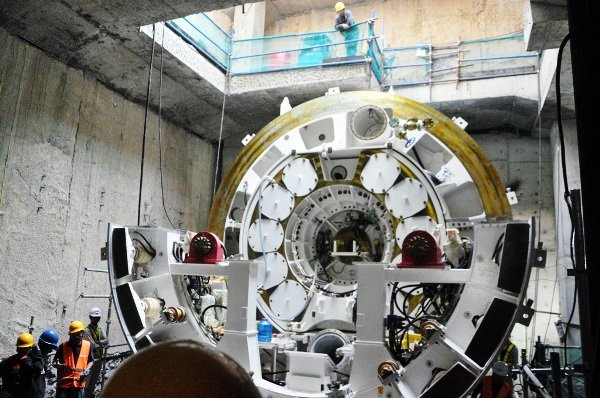 Các tuyến metro Sài Gòn cũng chậm tiến độ, đội vốn