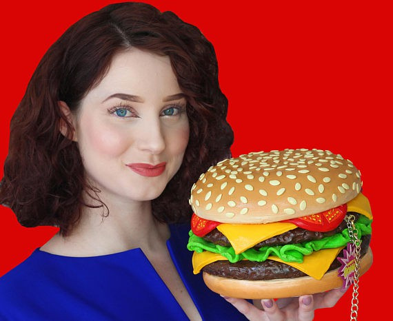 Dù ra mắt chưa lâu nhưng sản phẩm này đã có hơn 160 review, đa số chị em đều tỏ ra yêu thích ví mì ăn liền, hở keo một chút cũng không vấn đề gì.