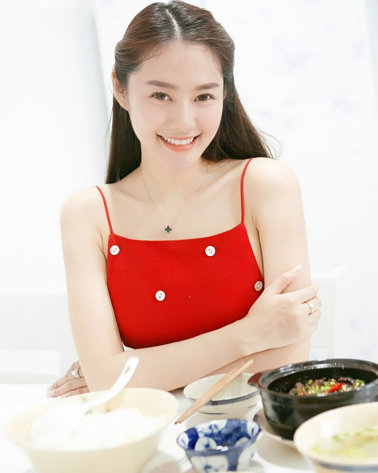 Linh Chi khoe tự tay vào bếp