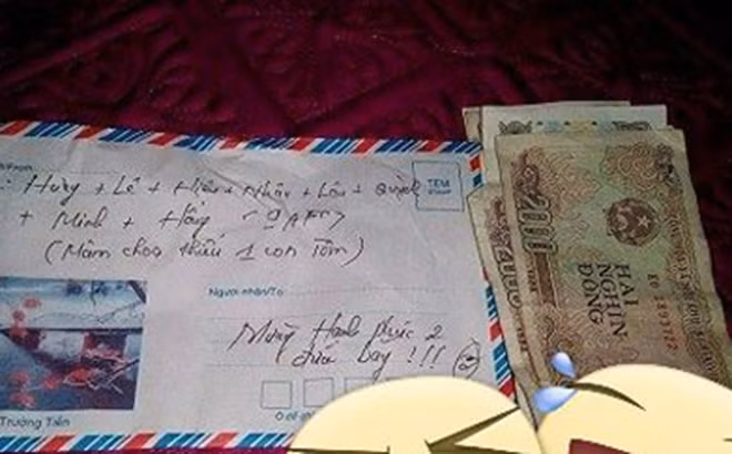 Chỉ vì thiếu một con tôm mà phong bì cưới này đã bị rút lõi.