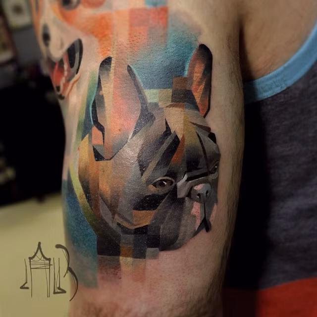 Một chú chó bull khi qua tay Lesha Lauz. Ảnh: BP.