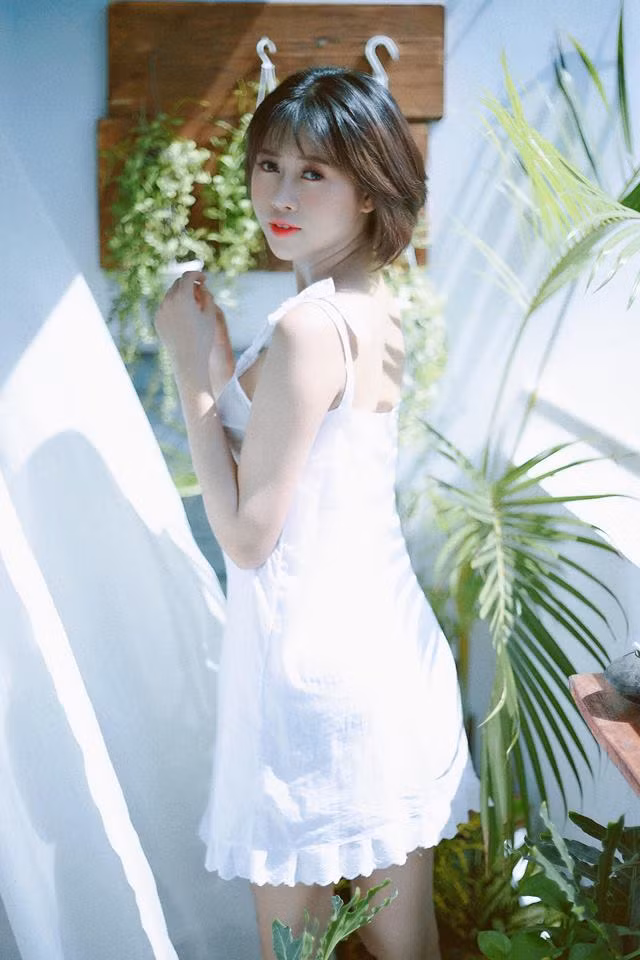 Ngay sau khi clip của Phương Thoa giả giọng chị google được lên sóng, rất nhiều lời khen đã được dân mạng gửi đi. "Ôi trời ơi! chẳng lẽ đây là "chị Google" mà thi thoảng các bạn lại chia sẻ clip trên mạng xã hội hay sao, xinh xắn quá đi mất", một dân mạng bình luận.