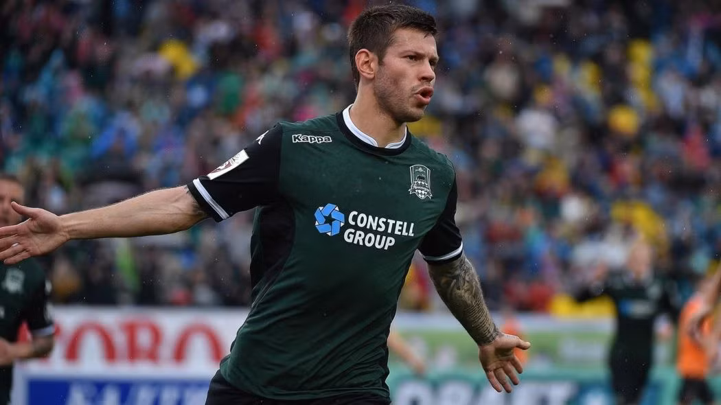 Real Madrid nhiều khả năng sẽ bán Karim Benzema vào cuối mùa giải này. Thay vào đó, họ sẽ mua Fyodor Smolov, một trong những tiền đạo tốt nhất của bóng đá Nga hiện nay. Ảnh: Goal