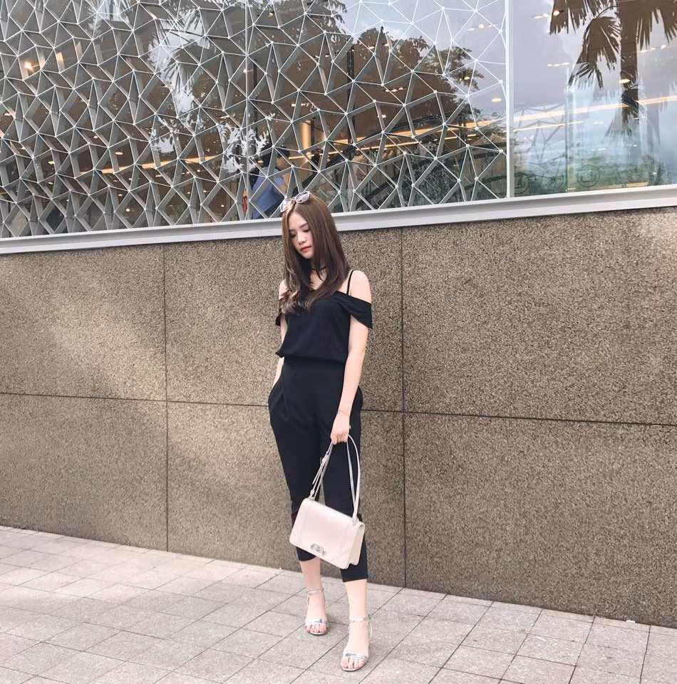 Không chỉ có game, Mai Diz còn là fan cứng của nhóm nhạc Hàn Quốc BTS. Hiện tại, cô bạn này đã có đầy đủ bộ sưu tập các album của BTS và tự mình lập hẳn một trang riêng để tự tay đăng tải hình ảnh và thông tin về nhóm nhạc này.