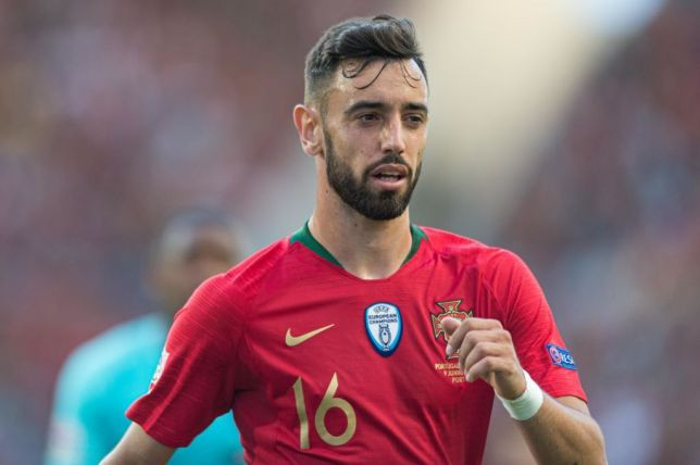 Tờ A Bola khẳng định, Bruno Fernandes muốn gia nhập MU hơn so với việc đến với nhà ĐKVĐ Champions League - Liverpool.