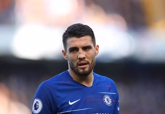 Chelsea cũng gửi bản đề nghị xin FIFA tạm hoãn lệnh cấm nhưng chưa nhận được hồi âm. Thế nhưng bất chấp điều này, CLB Tây London vẫn đang rục rịch hoàn tất bản hợp đồng mang tên Mateo Kovacic.