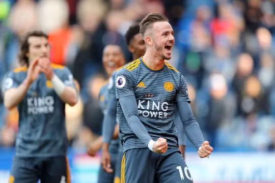 James Maddison đã thông báo với BLĐ Leicester City rằng, anh rất vui khi ở lại một mùa giải nữa và thậm chí còn sẵn sàng ký hợp đồng mới.