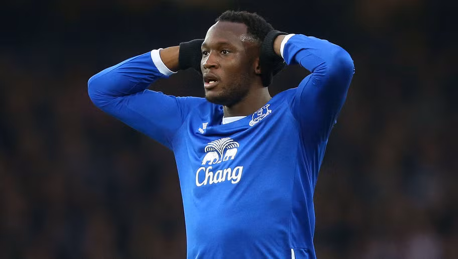 Tính đến thời điểm hiện tại, Romelu Lukaku đã ghi được 18 bàn thắng trên mọi đấu trường. Không chỉ thế, Lukaku còn sở hữu khối lượng tài sản mà nhiều người mơ ước, 25 triệu USD.