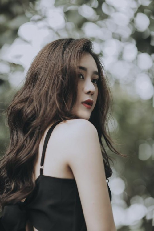 Bên cạnh việc là mẫu ảnh, cô bạn còn tham gia còn tham gia diễn xuất tại một số phim ngắn và đã nhận về khá nhiều phản hồi tích cực từ phía khán giả.