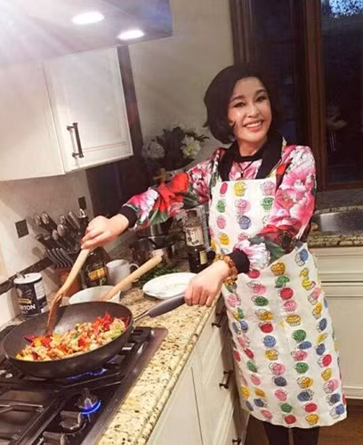 Không gian trong phòng ăn rộng rãi với nội thất sang trọng.