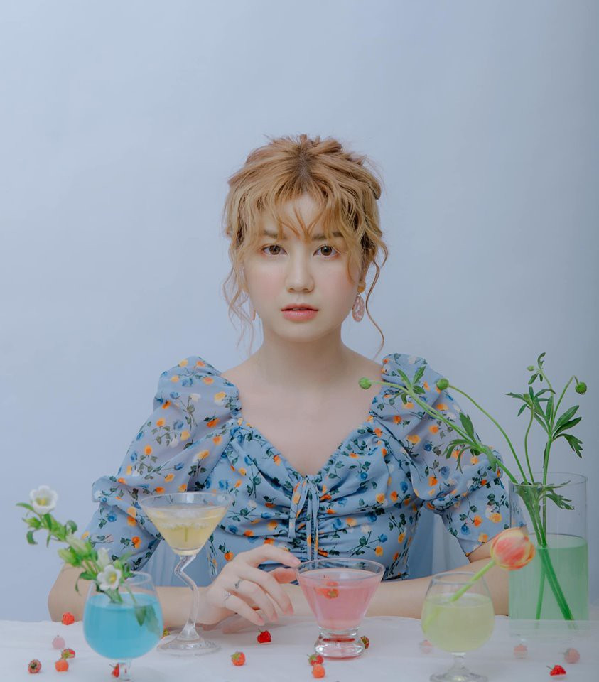 Một số bài viết chia sẻ lại ảnh của An Japan thậm chí còn cho rằng ở góc ảnh chụp từ dưới lên, trông một nhân vật của "bộ ba sát thủ" giống hệt Park Bom (2NE1).