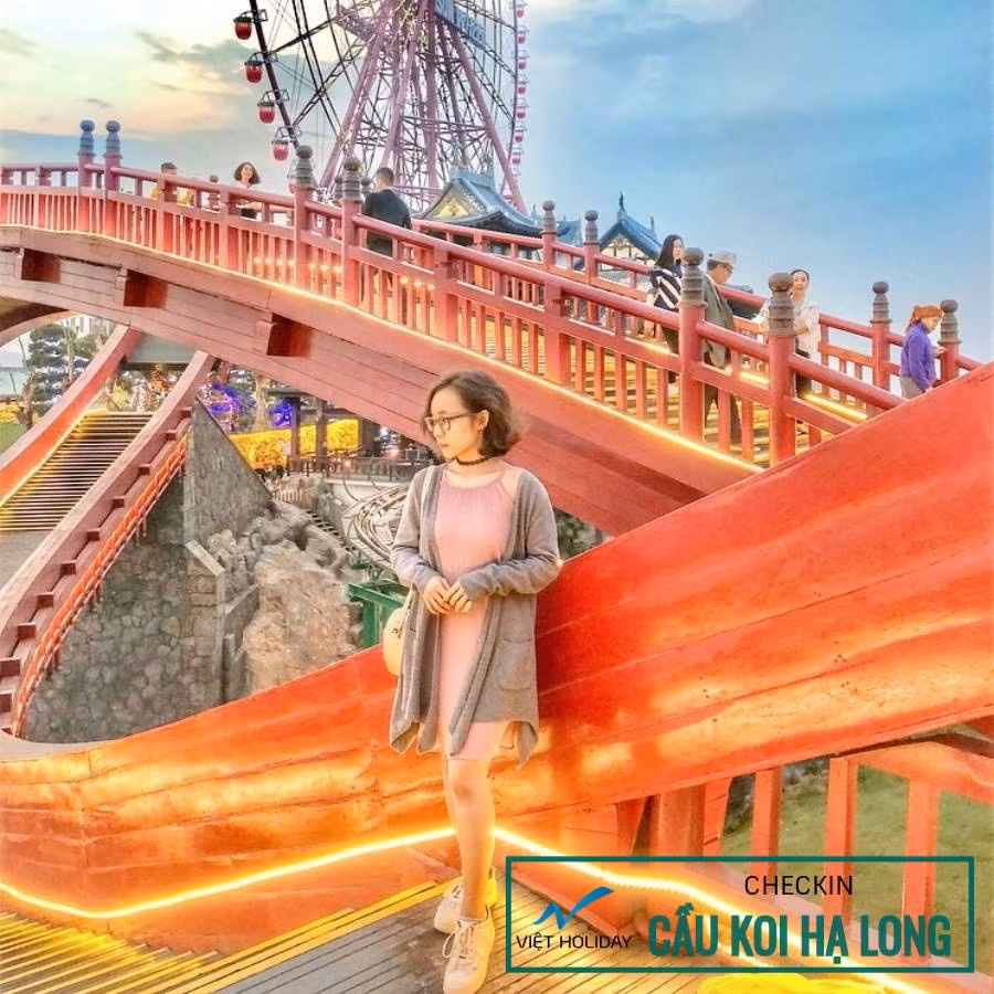 Cầu được sơn màu đỏ tươi – sắc màu yêu thích của người Nhật tượng trưng cho mặt trời, là biểu tượng cho điềm lành, sự may mắn, bình an.