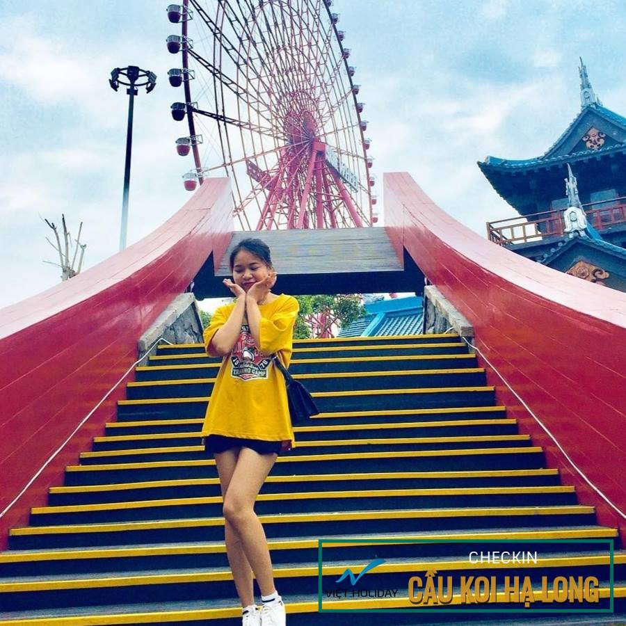 Chớm mùa cưới, nhiều cặp đôi chen chân đến cầu Koi để check-in, chụp hình cưới, lưu giữ những shoot hình để đời cũng như mong ước cho tình yêu đôi lứa luôn ngọt ngào, bền chặt.