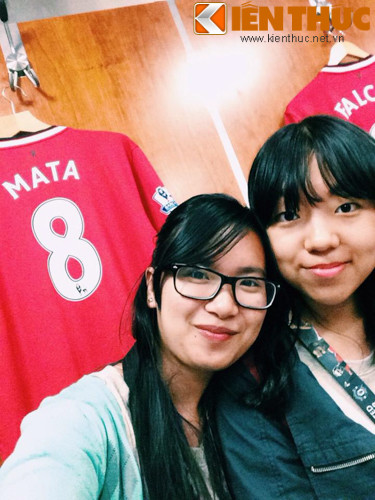 Chia sẻ với PV Kiến Thức, bạn Hải Hiền cho biết, trước đây Hiền học tại trường PTTH Nguyễn Gia Thiều – Gia Lâm – Hà Nội. Với niềm yêu mến CLB Man United cháy bỏng, cô bạn đã cố gắng học tập và giành được xuất học bổng tại một trường đại học thuộc thành phố Manchester để được gần đội bóng mình yêu mến bấy lâu.