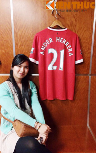 Trong trận đấu sắp tới giữa Man United và Man City, Hải Hiền đưa ra dự đoán là đội bóng cô yêu thích sẽ giành chiến thắng với tỷ số 1-0 và người cô hy vọng sẽ lập công trong trận đấu đó sẽ là Herrera. Hải Hiền chia sẻ thêm, ban đầu cô cũng nghĩ rằng thần tượng của mình là Rooney sẽ lập công, nhưng ở một khía cạnh nào đó Rooney sẽ nhường cơ hội cho đàn em và hơn nữa Herrera đang có phong độ khá tốt.