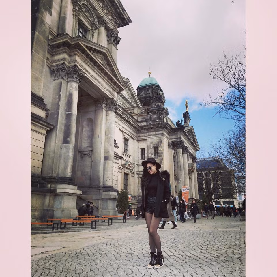 Tít gợi cảm bên một góc của châu Âu.