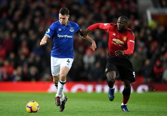 Chuyển nhượng cầu thủ từ ESPN, trung vệ Michael Keane đang trở thành mục tiêu săn đón của nhiều đội bóng tại Premier League sau phong độ ổn định trong màu áo Everton.