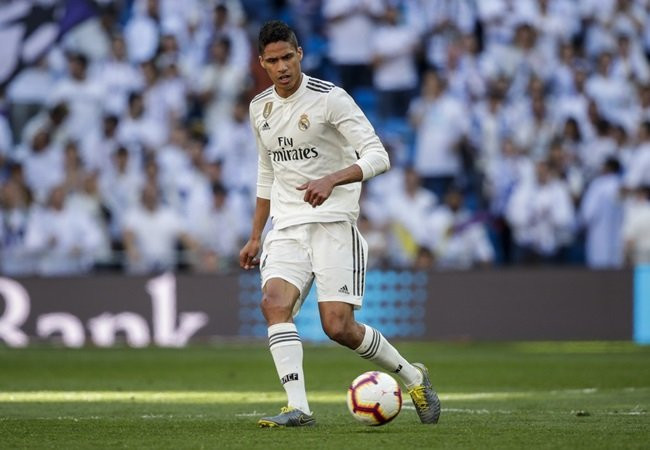 Chuyển nhượng bóng đá từ truyền thông Tây Ban Nha tiết lộ, Raphael Varane đã lên kế hoạch rời Real Madrid ngay trong phiên chợ Hè 2019.