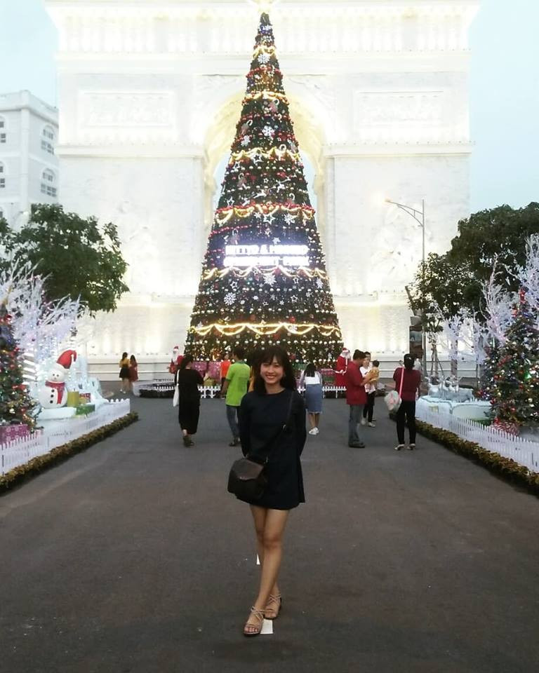 Huỳnh Như hiện đang là sinh viên năm cuối ngành Sư phạm Tiếng Anh ở Đại học Cần Thơ và khi ra trường cô bạn sẽ là 1 giáo viên tiếng Anh.