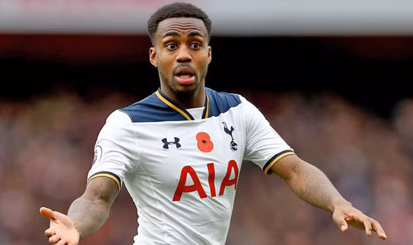 M.U tranh Danny Rose với Chelsea: Kỳ chuyển nhượng hè vừa qua, Mourinho cũng muốn tuyển thêm hậu vệ cánh trái, với Danny Rose nằm trong danh sách ưu tiên. Tuy nhiên, phía Tottenham quyết tâm giữ chặt ngôi sao người Anh. Nguồn tin chuyển nhượng cầu thủ mới nhất từ TuttoMercatoWeb cho hay, M.U sẽ tái khởi động thương vụ Danny Rose vào đầu năm tới. Mourinho dường như mất kiên nhất với bệnh binh Luke Shaw, trong khi Blind và Darmian chưa tạo được sự tin tưởng. Ảnh: TuttoMercatoWeb