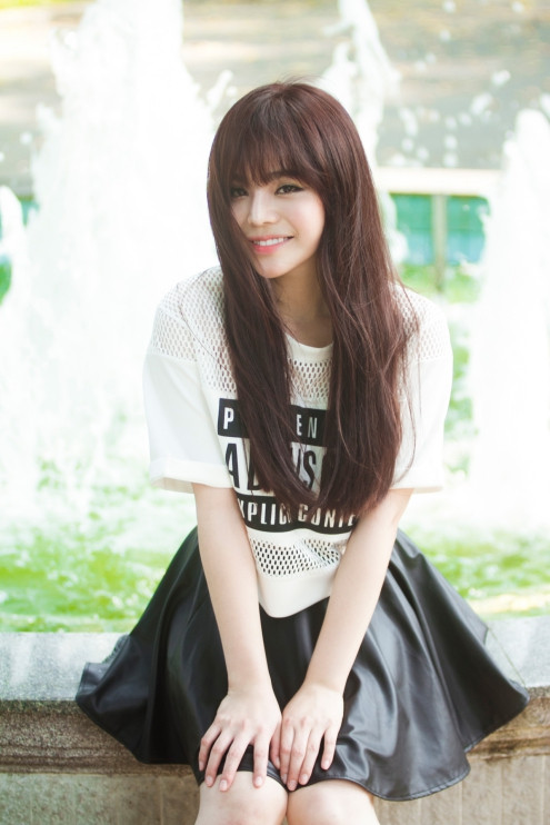 Hot girl 9X xinh nhu thien than voi tai long tieng phim