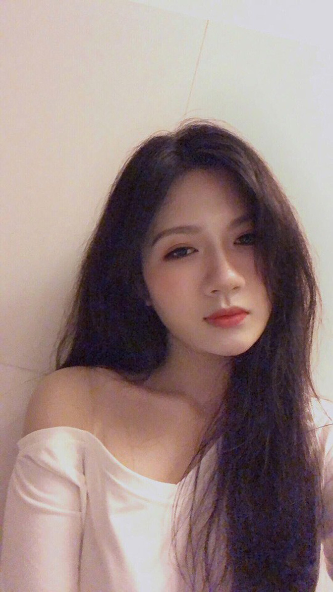 Cứ thế, kiên trì dần dần kết hợp với việc tập tành ăn mặc, trang điểm, Ân Ngọc của hiện tại xinh đẹp, tự tin và rạng rỡ hơn rất nhiều.