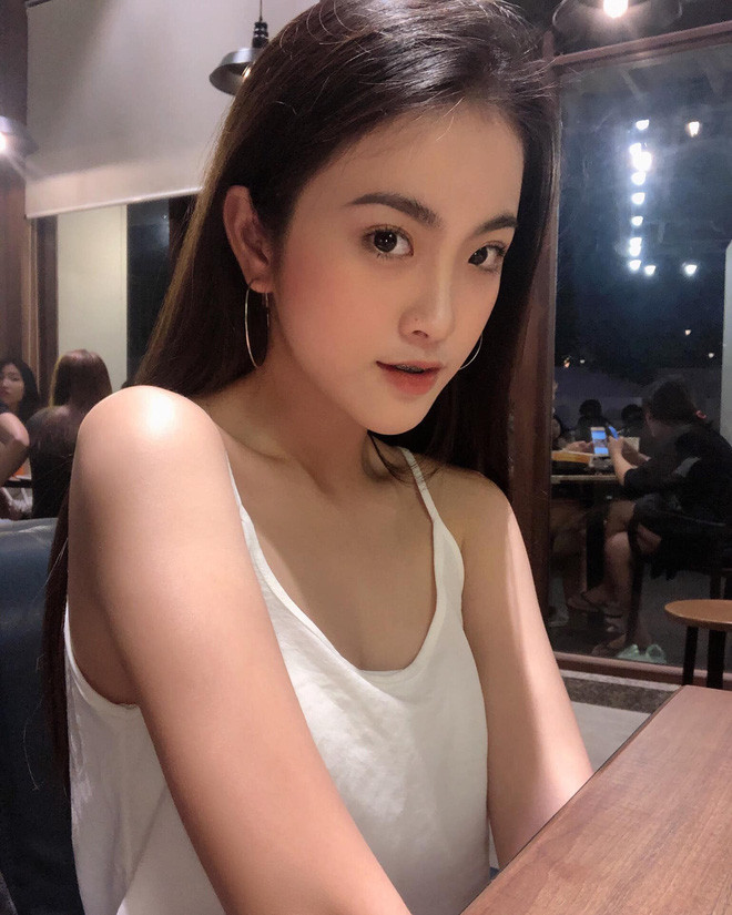 Sở hữu gương mặt đẹp ấn tượng, cô nàng người mẫu lookbook 10X - Thu Hà thường xuyên bị tưởng nhầm như gái Thái.