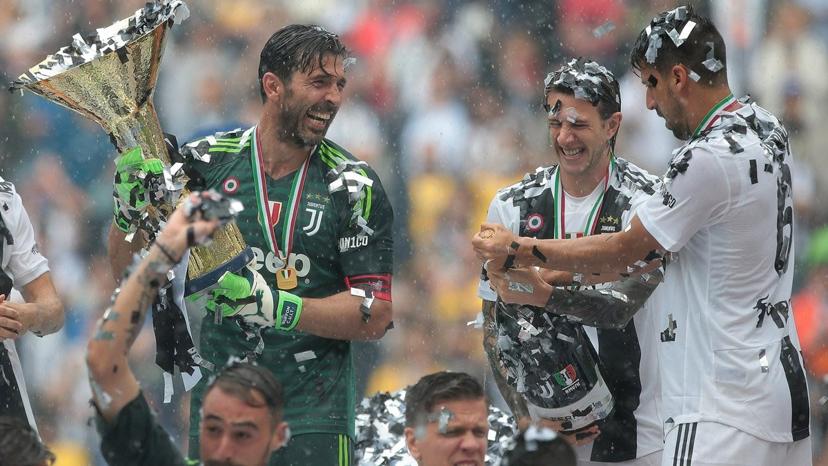 Gigi Buffon sẽ trở thành cầu thủ của PSG sớm nhất là 24 giờ nữa, với mức lương cao cùng bản hợp đồng làm đại sứ World Cup 2022, giống như Xavi.