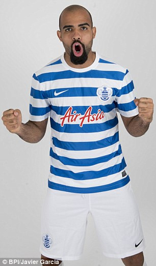 Sandro gia nhập QPR với giá 10 triệu bảng từ Tottenham. Cầu thủ này liên tục bị chấn thương và điều đó đã ảnh hưởng đến phong độ của QPR.