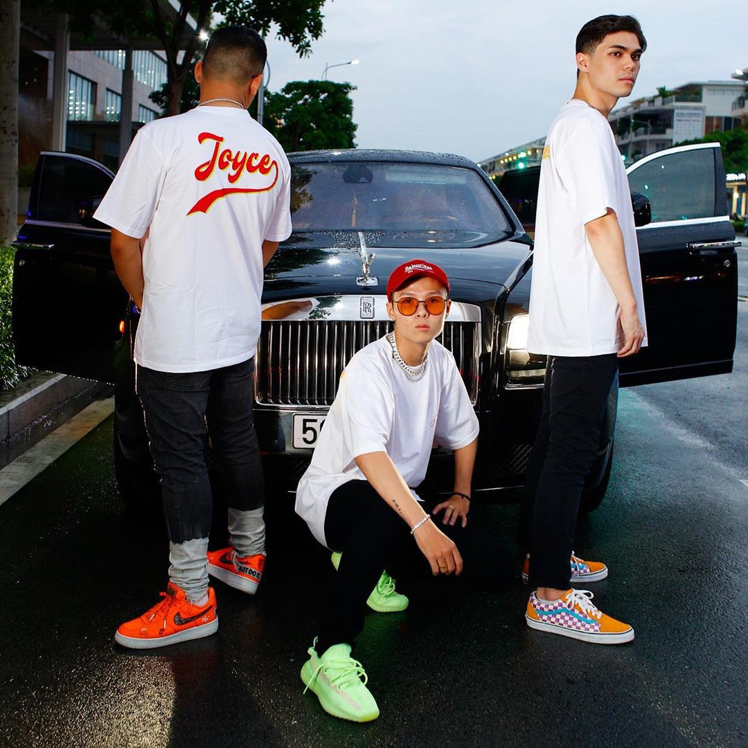 Bạn trai của Minh Anh có tên Tâm Nguyễn, cũng là một Rich Kid. Anh đam mê sưu tầm giày hiệu, đồ chơi mô hình Bearbrick như bạn gái.